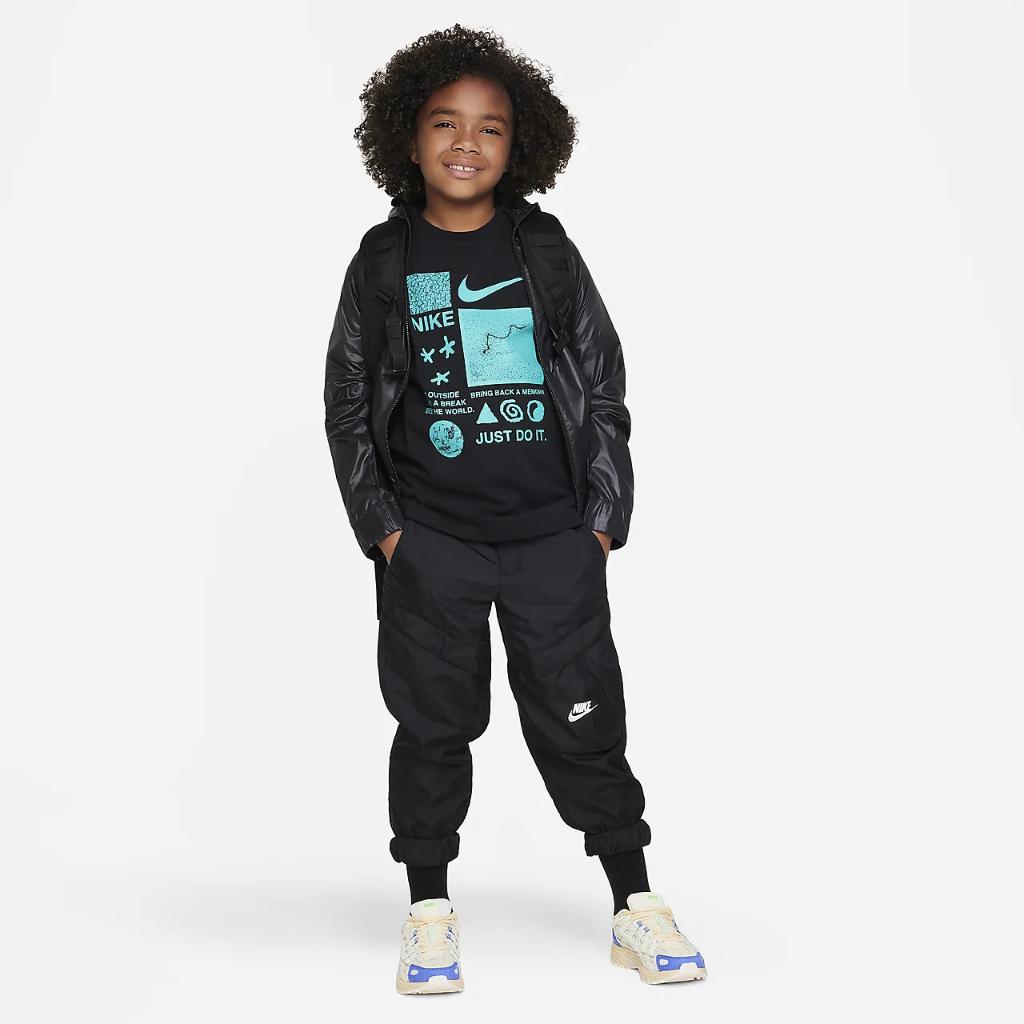 Nike Sportswear Big Kids&#039; T-Shirt FD3987-010