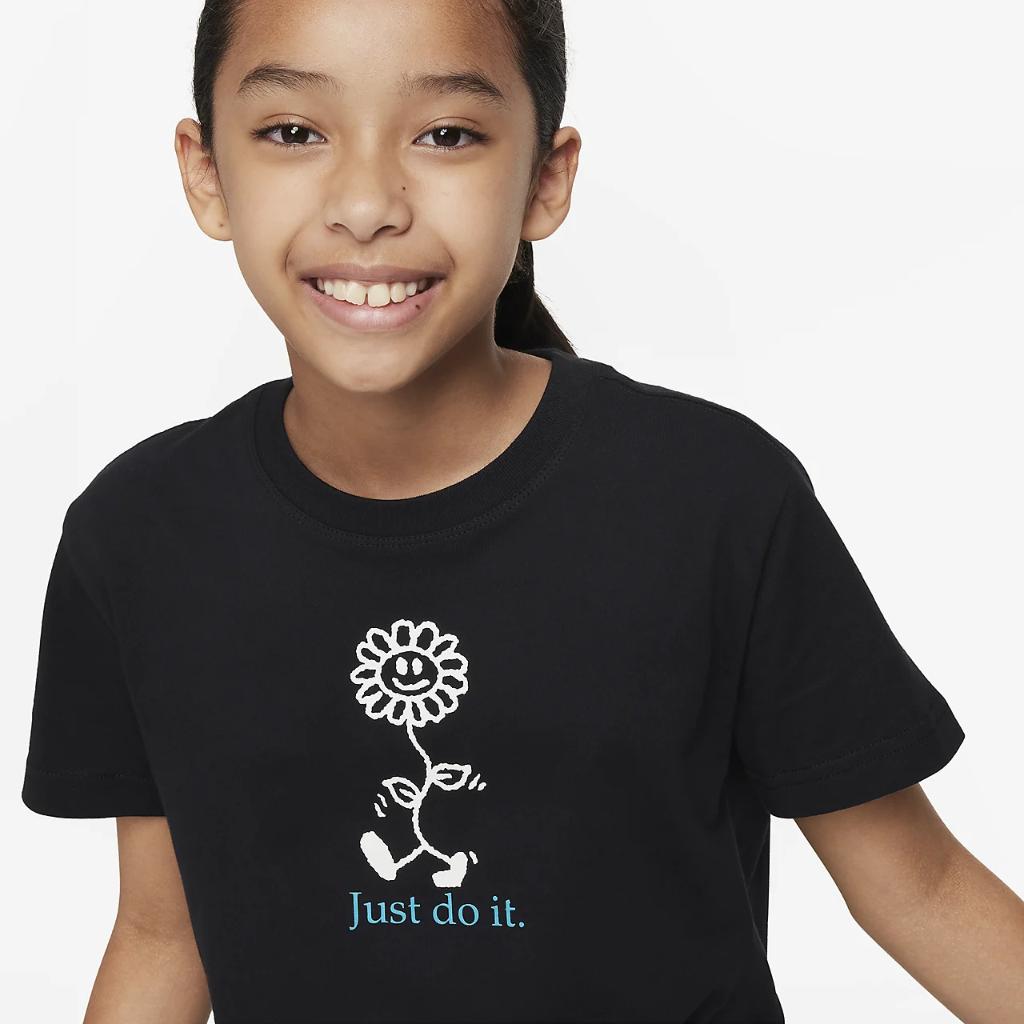 Nike Sportswear Big Kids&#039; (Girls&#039;) T-Shirt FD5363-010