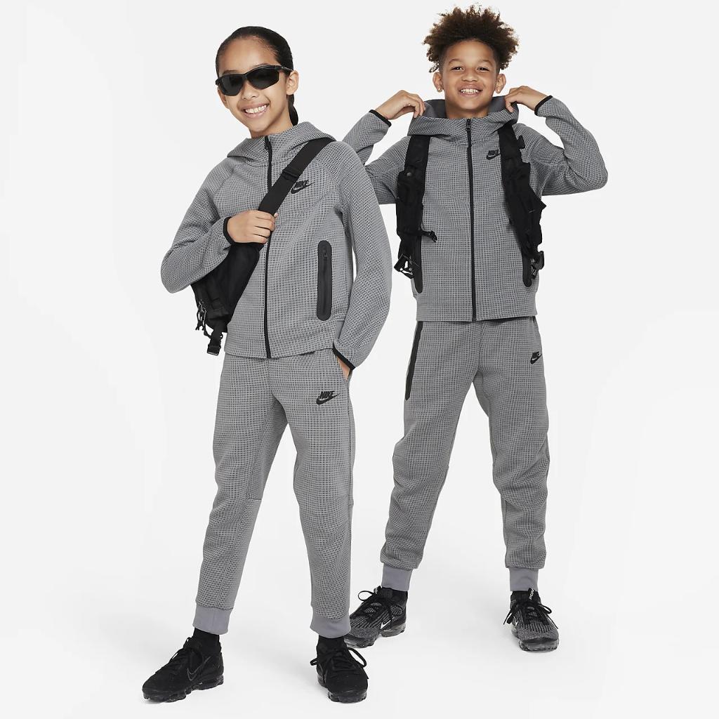 Nike Sportswear Tech Fleece Big Kids&#039; (Boy&#039;s) Winterized Full-Zip Hoodie FJ6023-084