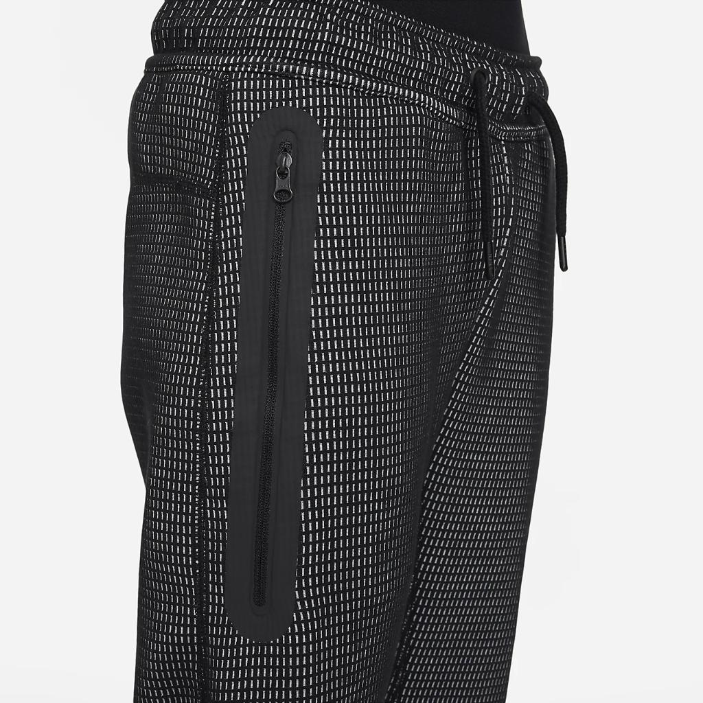 Nike Sportswear Tech Fleece Big Kids&#039; (Boys&#039;) Winterized Pants FJ6025-010