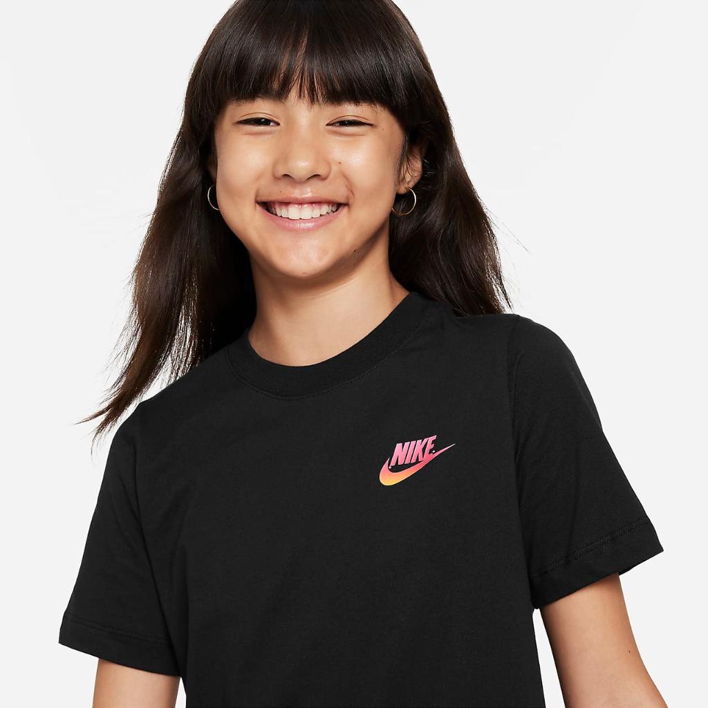 Nike Sportswear Big Kids&#039; T-Shirt FJ6315-010
