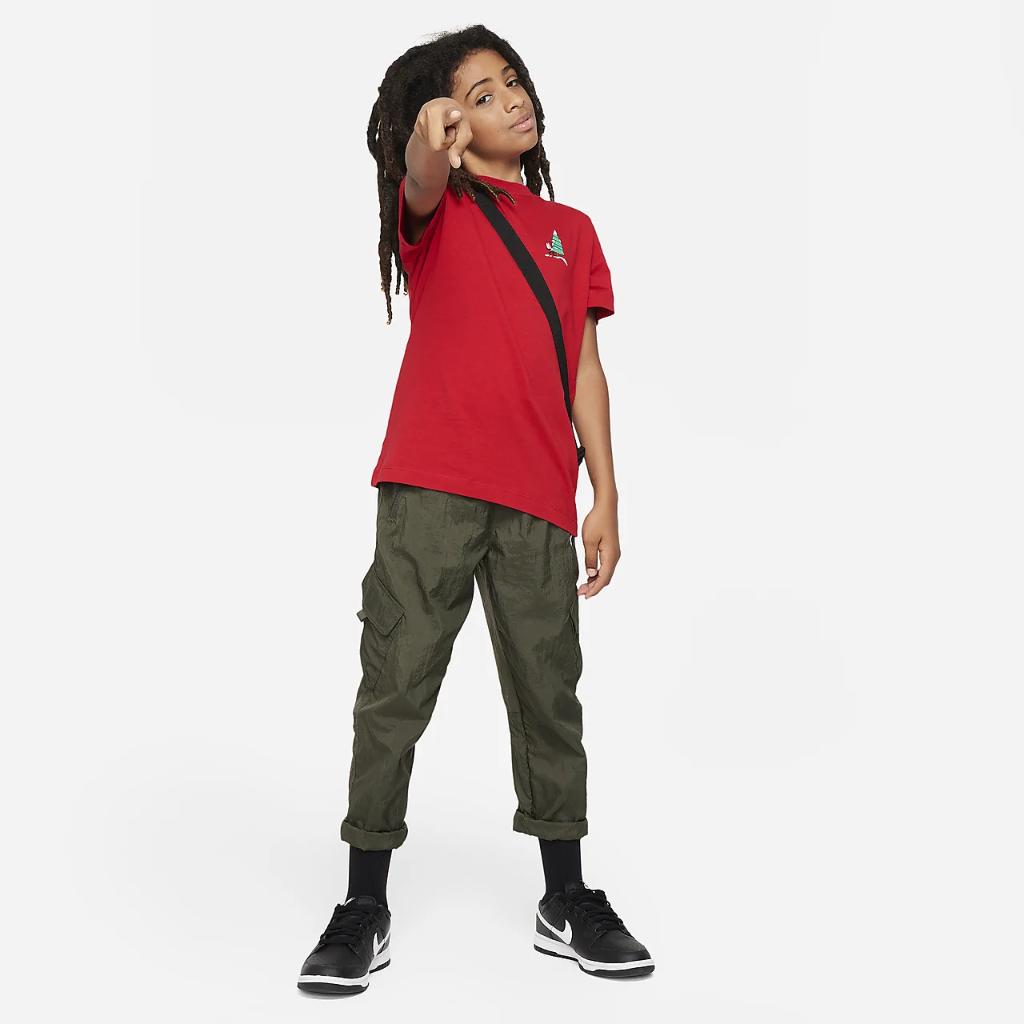 Nike Sportswear Big Kids&#039; T-Shirt FJ6321-687
