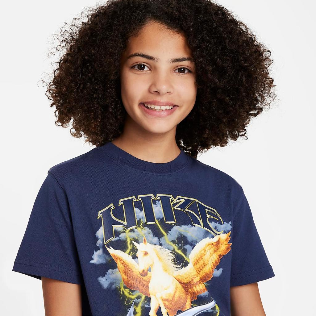 Nike Sportswear Big Kids&#039; T-Shirt FJ6398-410