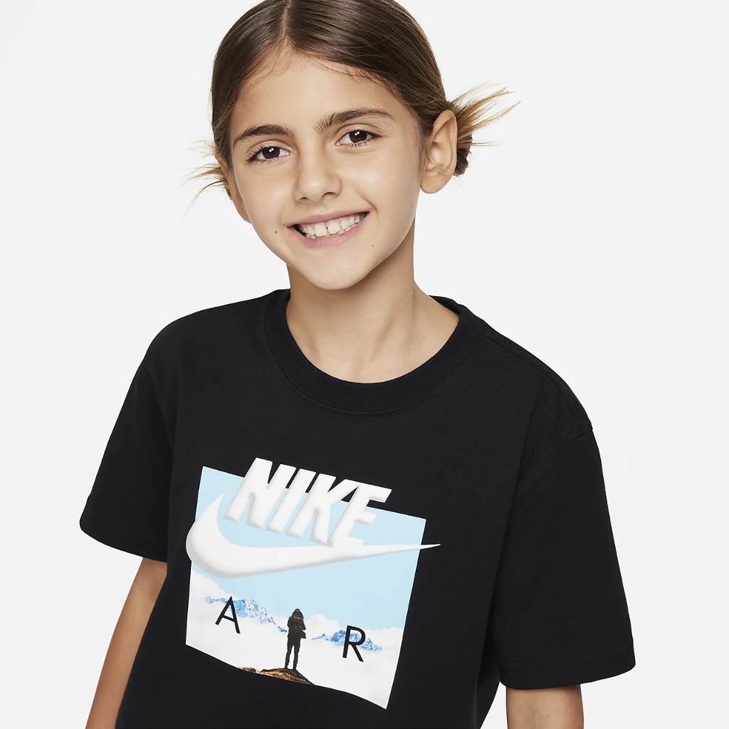 Nike Sportswear Big Kids&#039; T-Shirt FJ6401-010