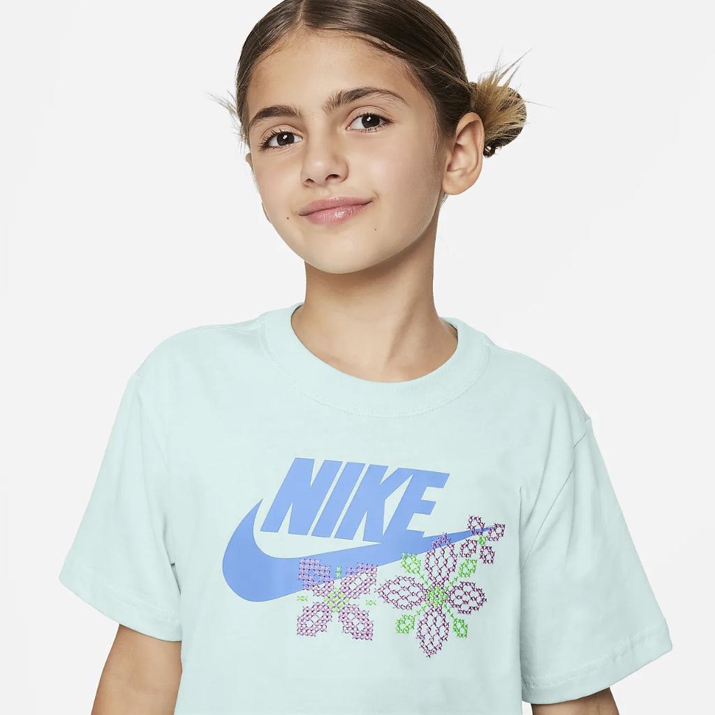 Nike Sportswear Big Kids&#039; (Girls&#039;) T-Shirt FJ6776-346
