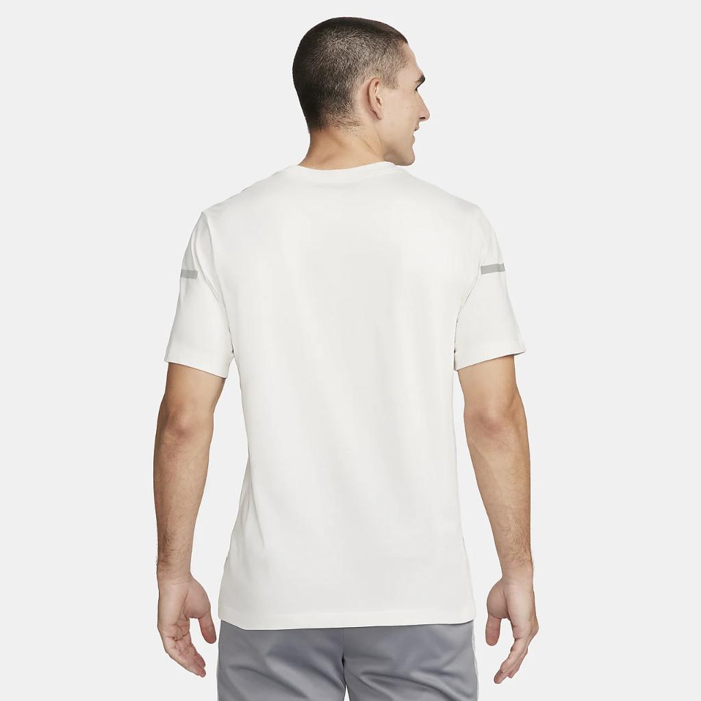 Nike Dri-FIT Men&#039;s Fitness T-Shirt FN0841-030