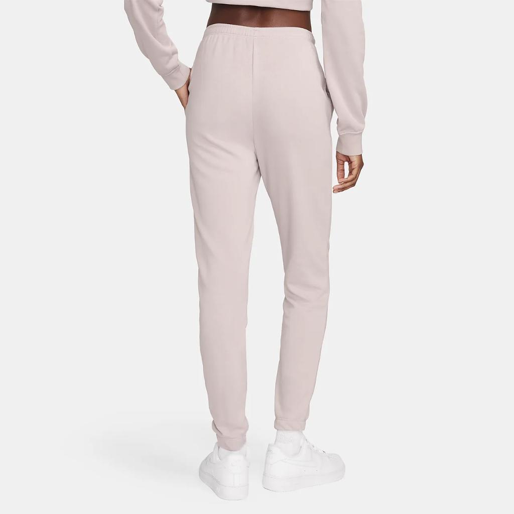 Nike Sportswear Chill Terry Women&#039;s Slim High-Waisted French Terry Sweatpants FN2434-019