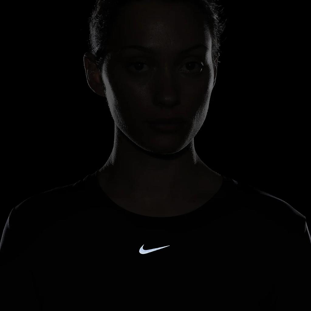Nike One Classic Women&#039;s Dri-FIT Short-Sleeve Top FN2798-010