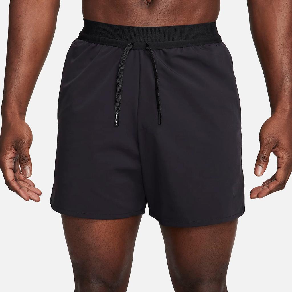 Nike A.P.S. Men&#039;s Dri-FIT 6&quot; Versatile Shorts FN3010-010