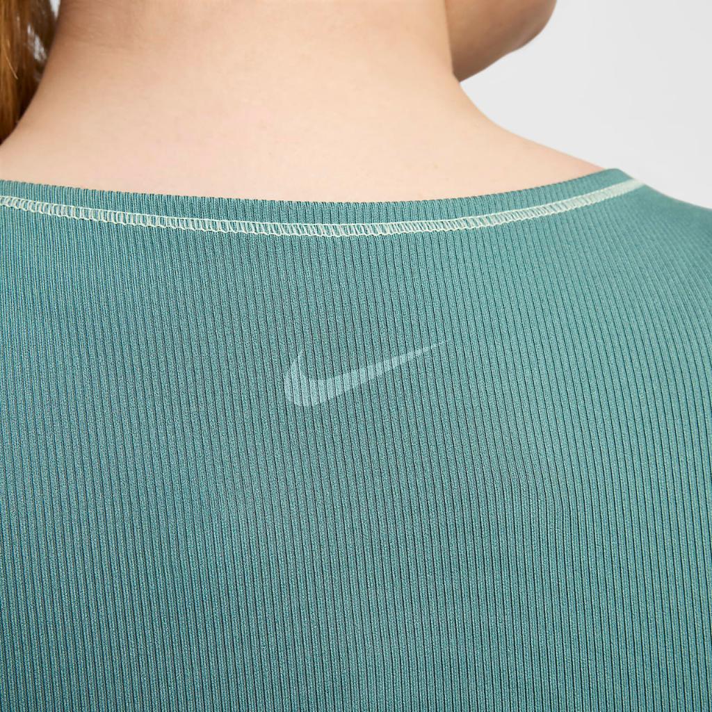 Nike One Fitted Women&#039;s Dri-FIT Ribbed Tank Top (Plus Size) FN3079-361
