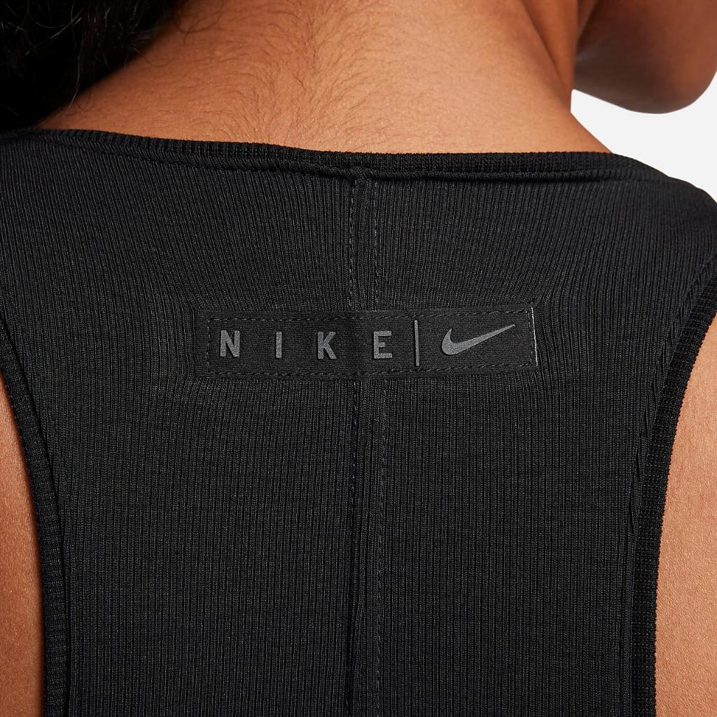 Nike Yoga Luxe Women&#039;s Ribbed Tank FN3166-010