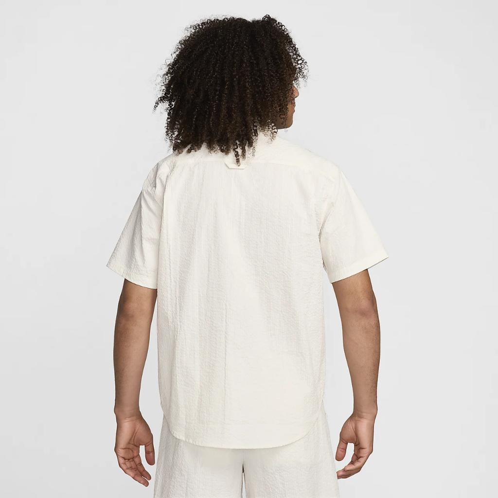 Nike Life Men&#039;s Short-Sleeve Seersucker Button-Down Shirt FN3222-030