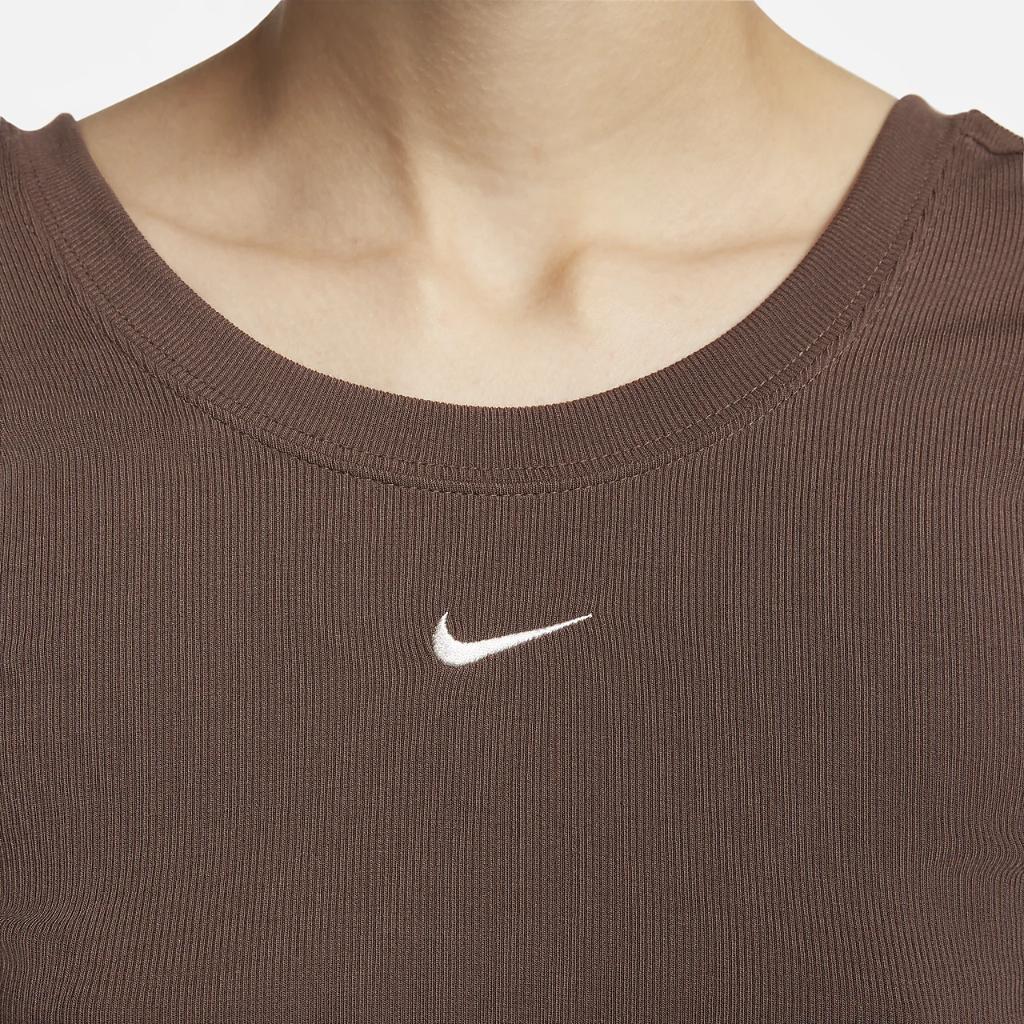 Nike Sportswear Chill Knit Women&#039;s Tight Scoop-Back Short-Sleeve Mini-Rib Top FN3664-237