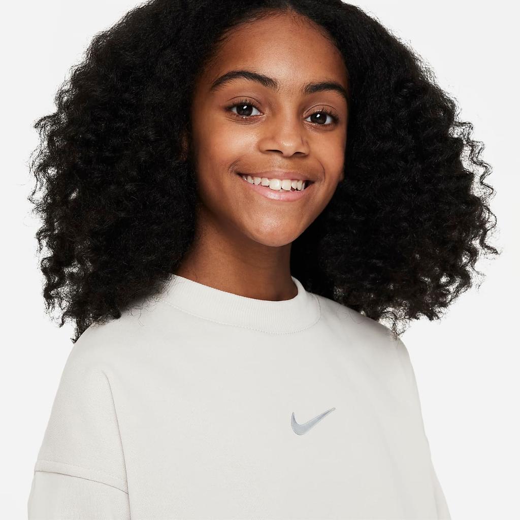 Nike Sportswear Big Kids&#039; (Girls&#039;) Dri-FIT Crew-Neck Sweatshirt FN8652-072