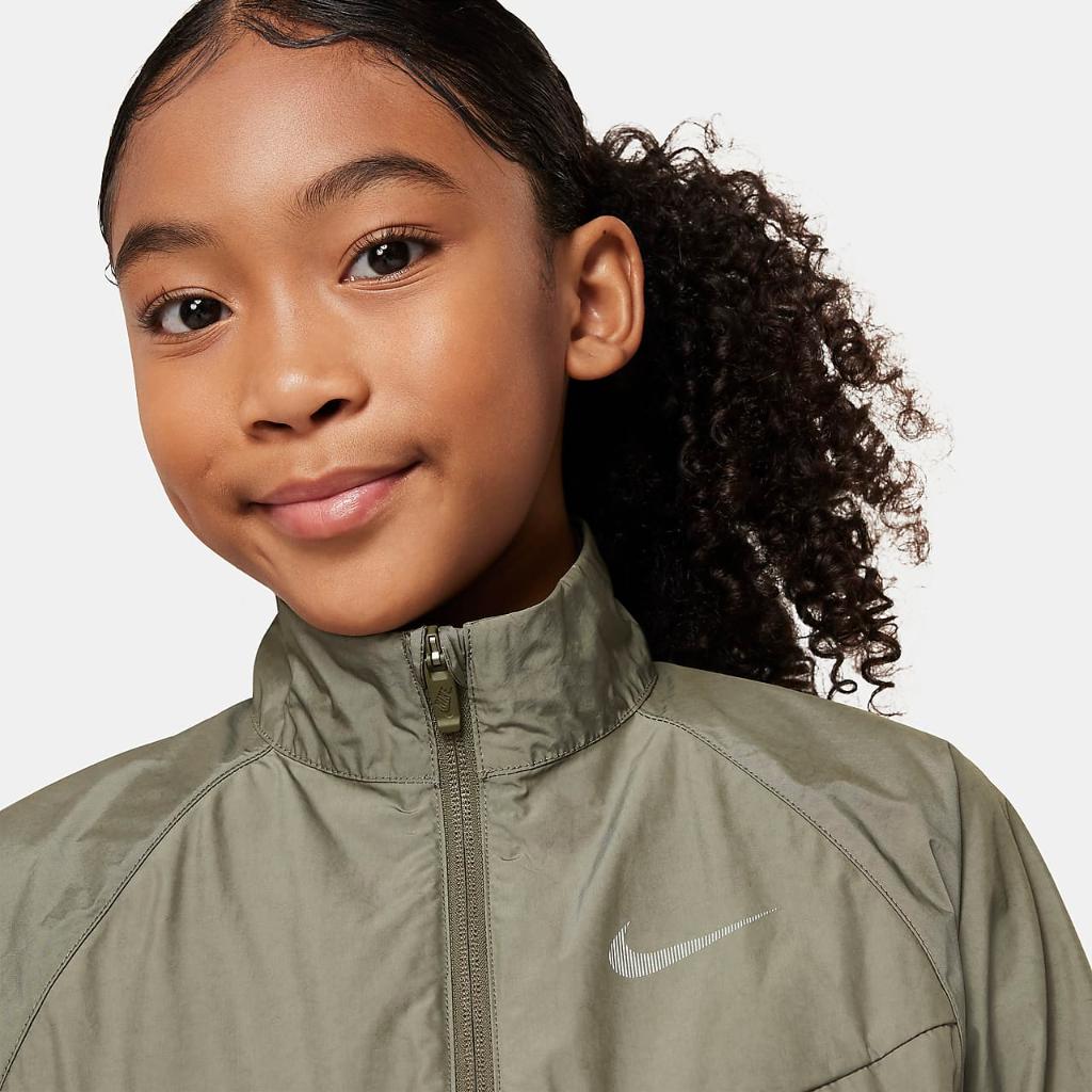 Nike Sportswear Windrunner Big Kids&#039; (Girls&#039;) Loose Jacket FN8656-222
