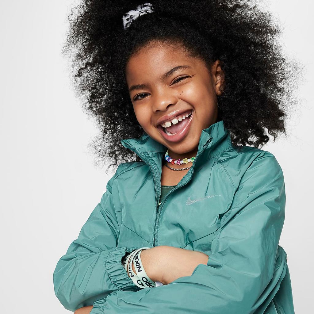 Nike Sportswear Windrunner Big Kids&#039; (Girls&#039;) Loose Jacket FN8656-361
