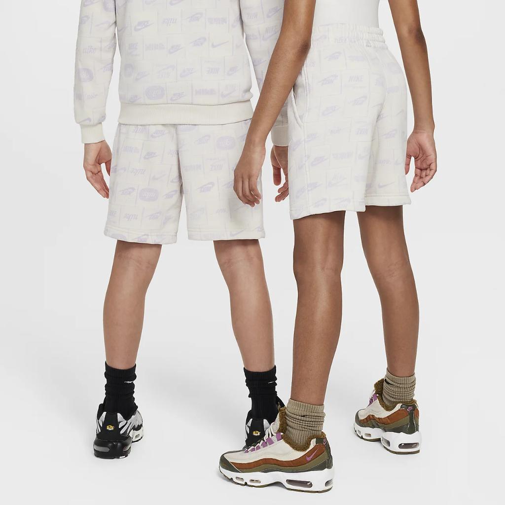 Nike Sportswear Club Big Kids&#039; French Terry Shorts FN8743-104