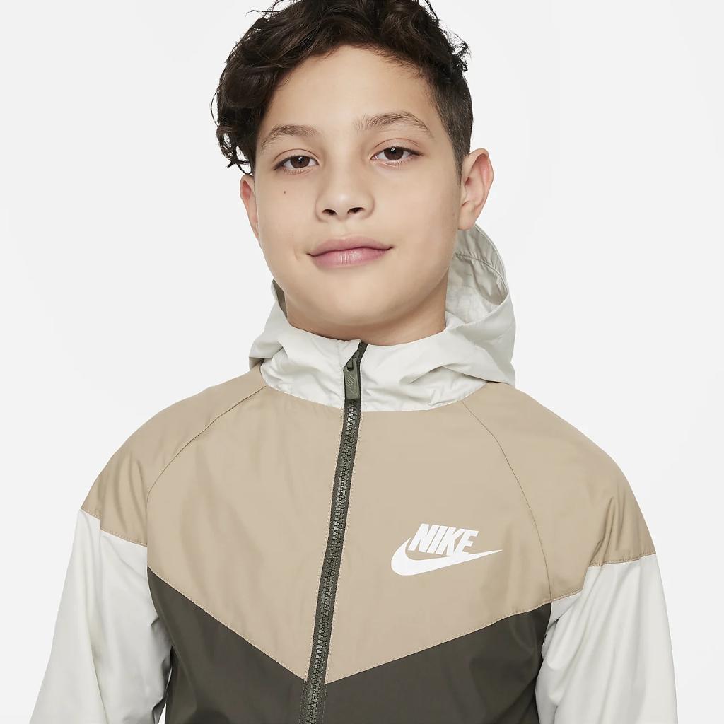 Nike Sportswear Windrunner Big Kids&#039; Hooded Jacket FN8757-072