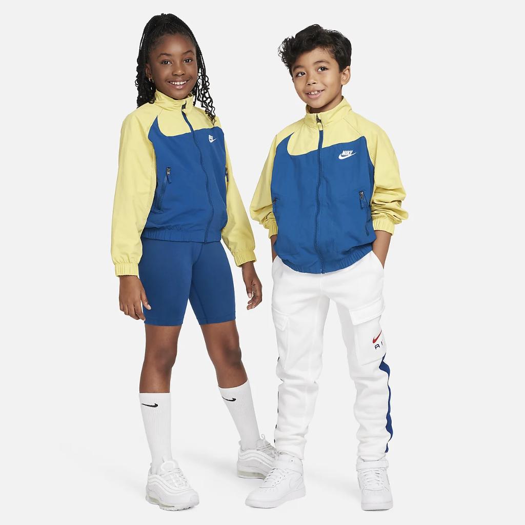 Nike Sportswear Amplify Big Kids&#039; Woven Full-Zip Jacket FN9134-476