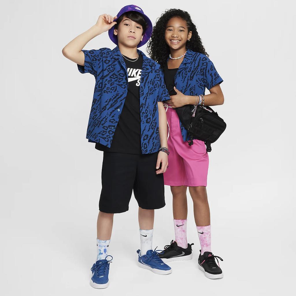 Nike SB Big Kids&#039; Dri-FIT Button-Down Skate Shirt FN9218-476