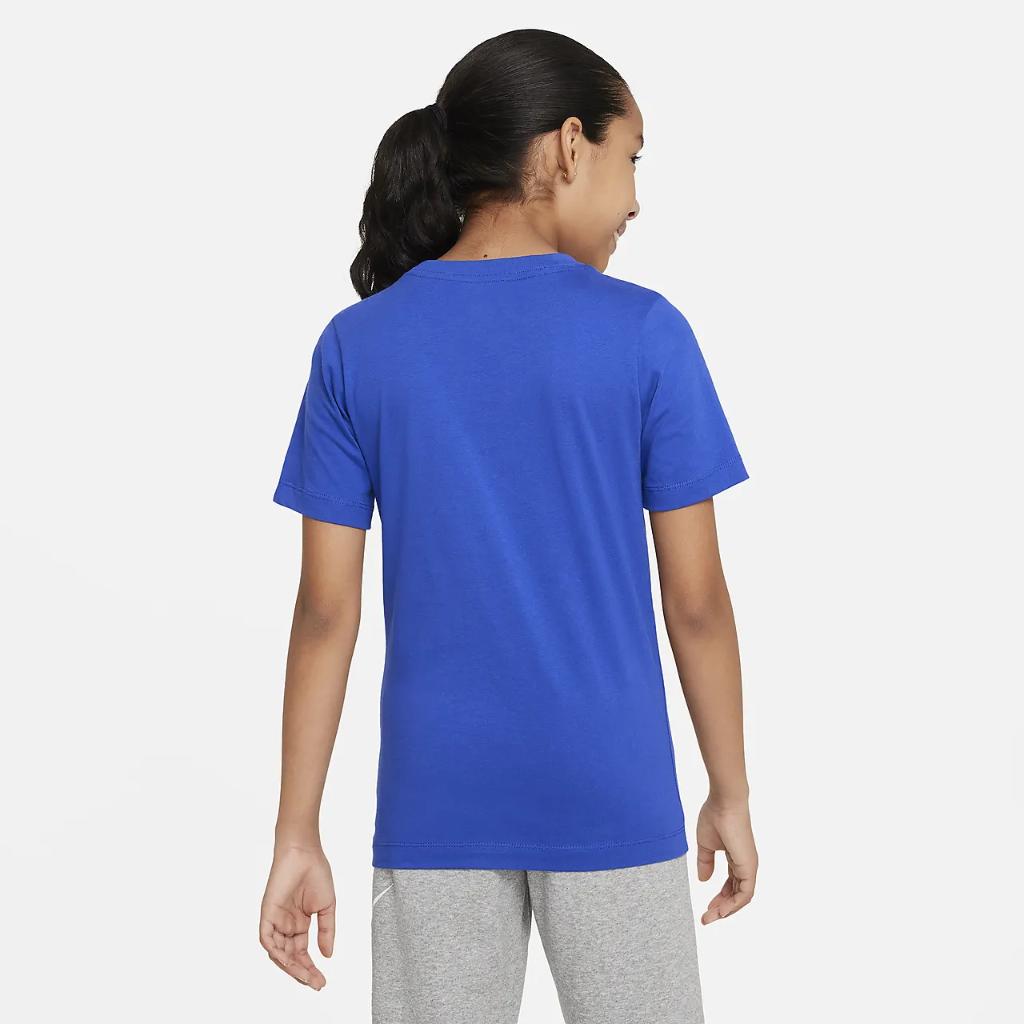 Nike Sportswear Big Kids&#039; T-Shirt FN9552-480