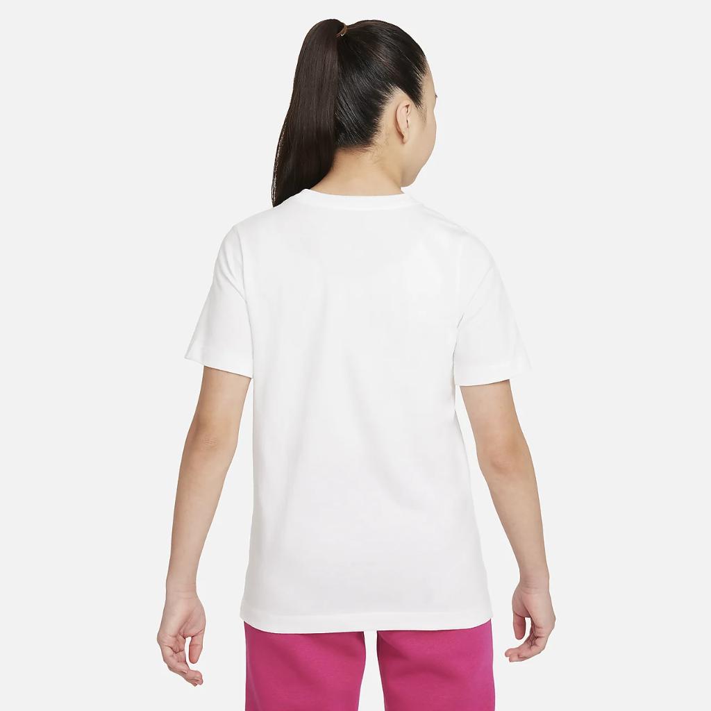 Nike Sportswear Big Kids&#039; T-Shirt FN9556-100