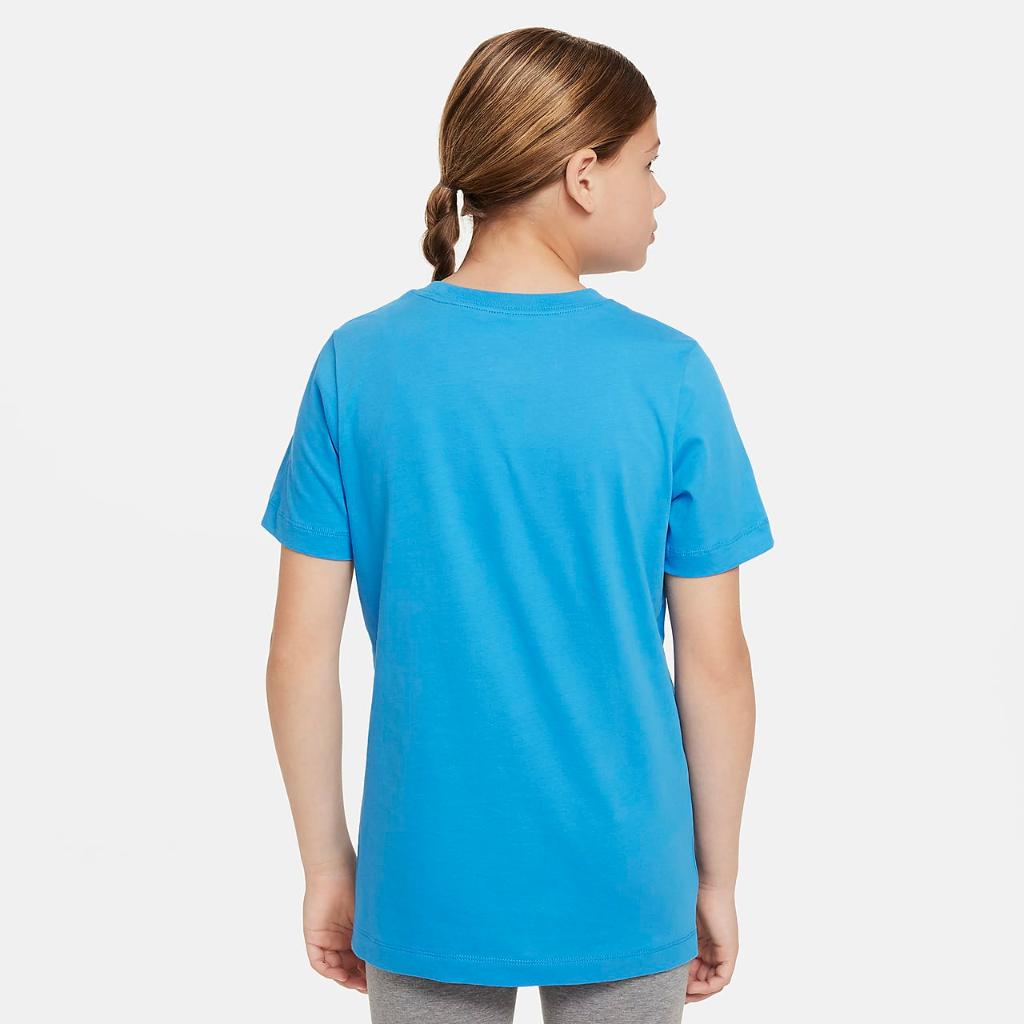 Nike Sportswear Big Kids&#039; T-Shirt FN9618-435
