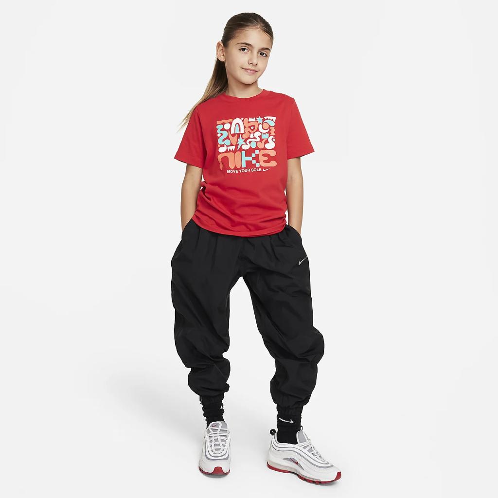 Nike Sportswear Big Kids&#039; T-Shirt FN9637-657
