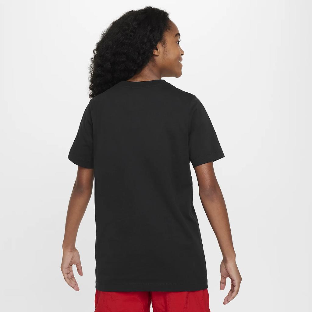 Nike Sportswear Big Kids&#039; T-Shirt FN9667-010