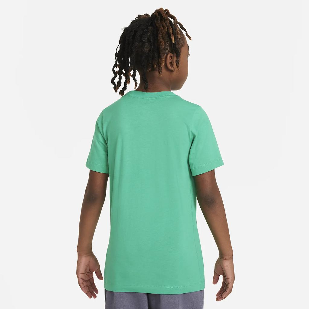 Nike Sportswear Big Kids&#039; T-Shirt FN9667-324