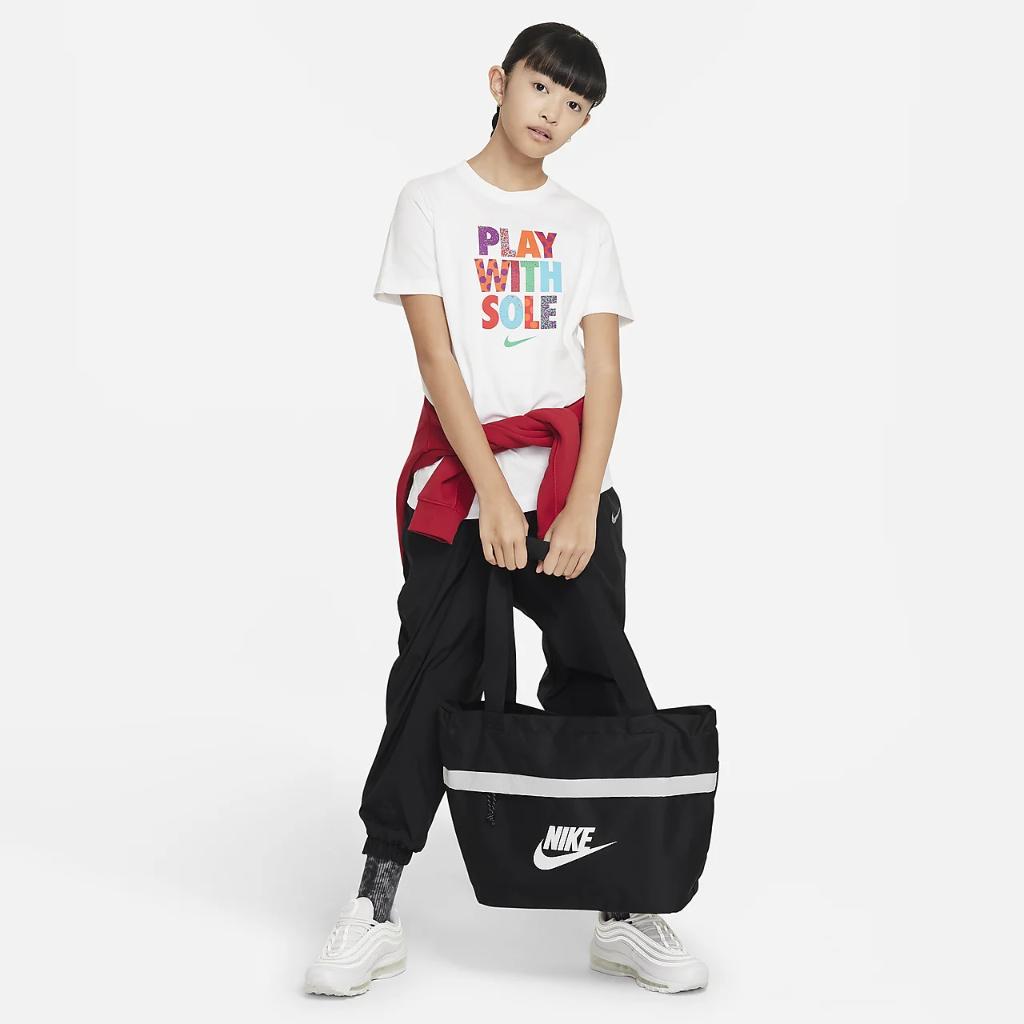 Nike Sportswear Big Kid&#039;s T-Shirt FV5343-100