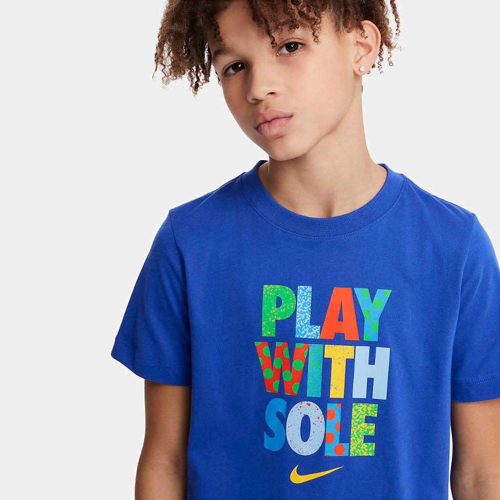 Nike Sportswear Big Kid&#039;s T-Shirt FV5343-480