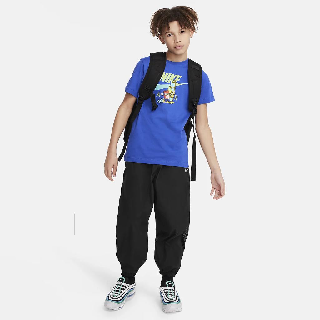 Nike Sportswear Big Kids&#039; T-Shirt FV5346-480