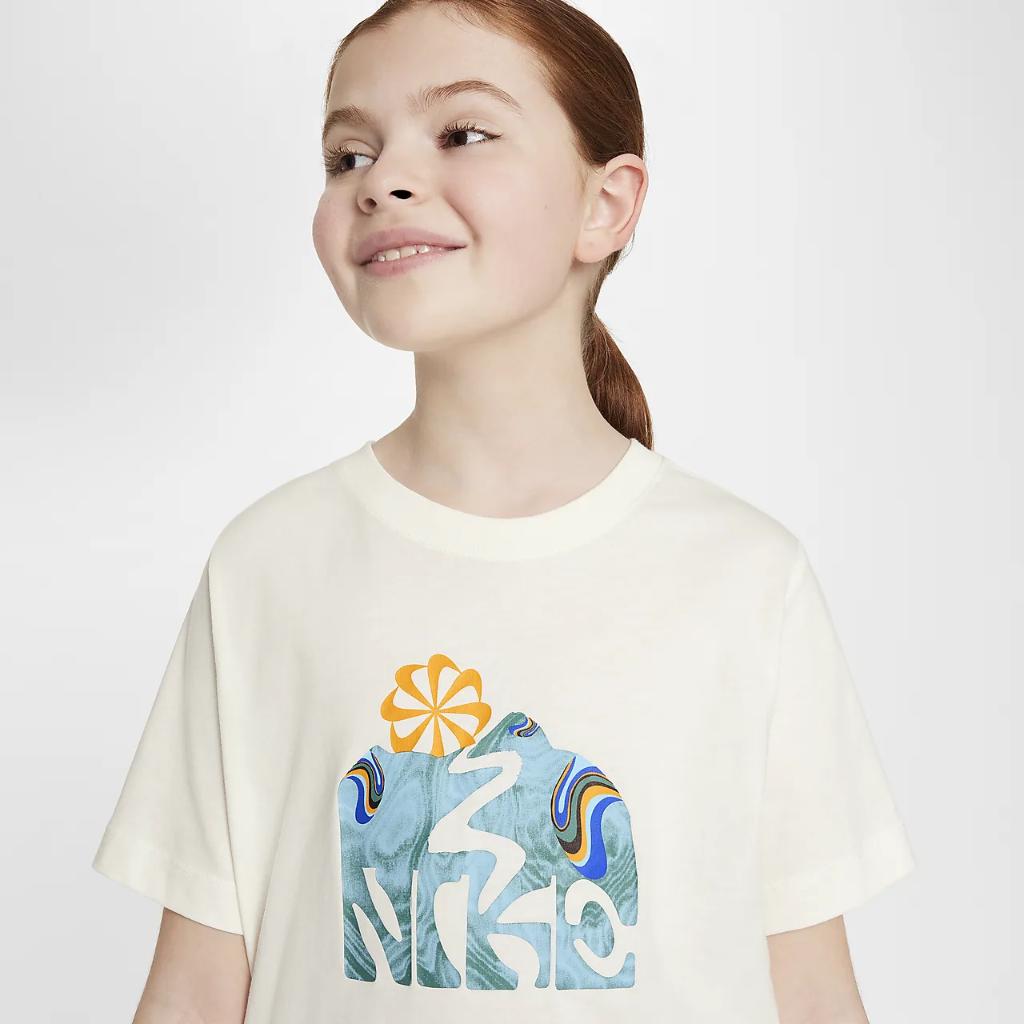 Nike Sportswear Big Kids&#039; T-Shirt FV5350-133