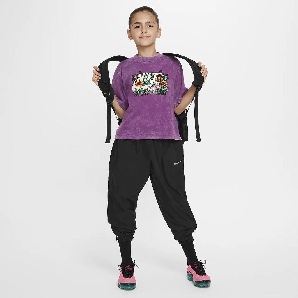 Nike Sportswear Big Kids&#039; (Girls&#039;) T-Shirt FV5494-503