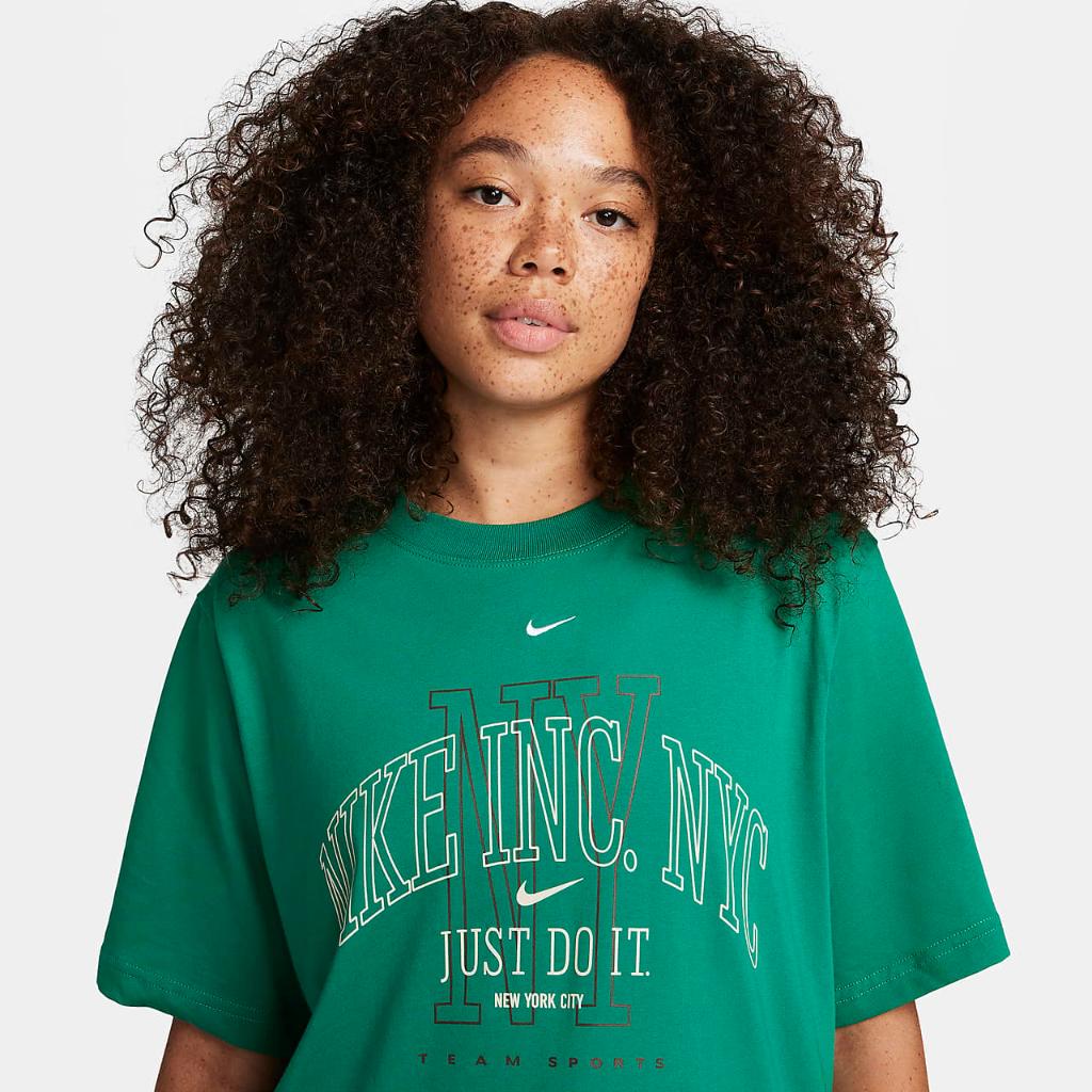 Nike Sportswear Essential Women&#039;s Graphic T-Shirt FV5932-365