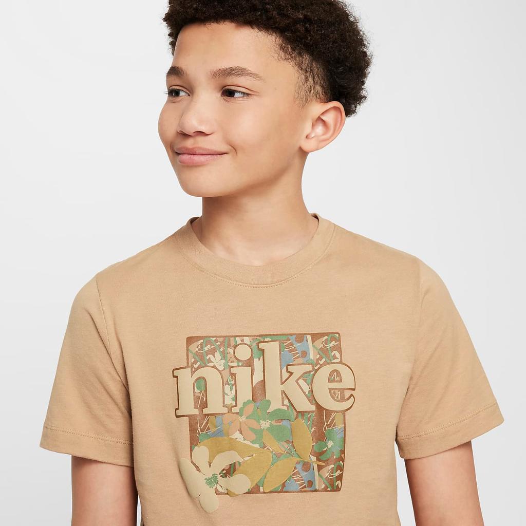Nike Sportswear Big Kids&#039; T-Shirt HJ6254-200