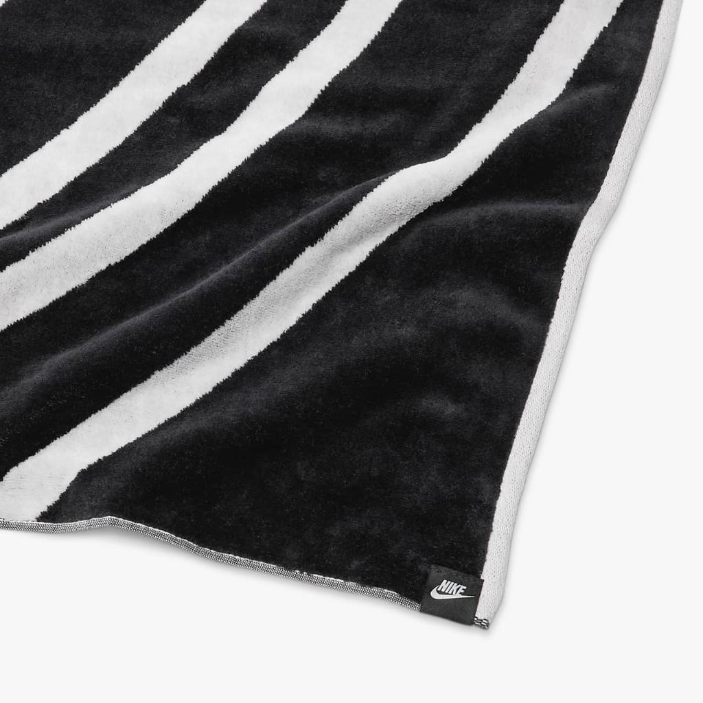 Nike Oversized Beach Towel N1011124-010