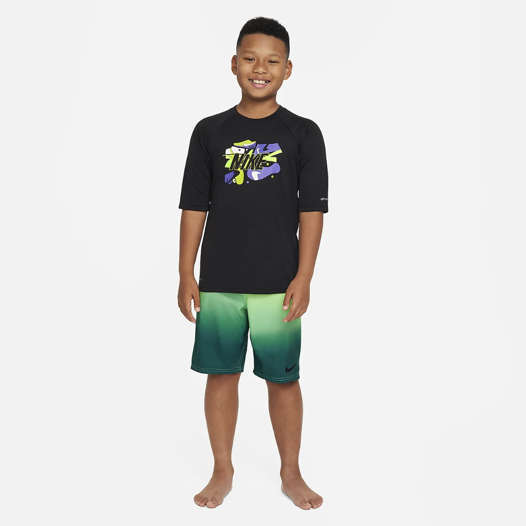 Nike Sneaker Big Kids&#039; (Boys&#039;) Short-Sleeve Hydroguard Swim Shirt NESSC846-001