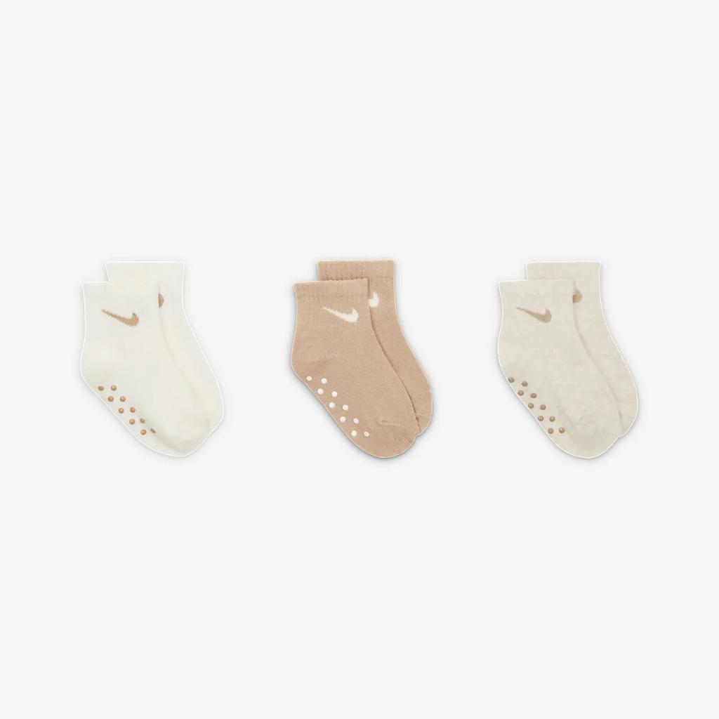 Nike Core Swoosh Toddler Gripper Socks Box Set (3 Pairs) PN0053-W67
